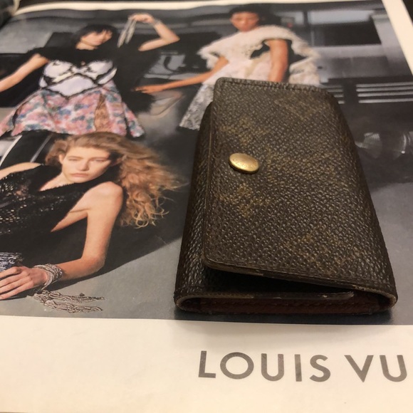 Louis Vuitton Monogram 4 Key Holder - Picture 10 of 11